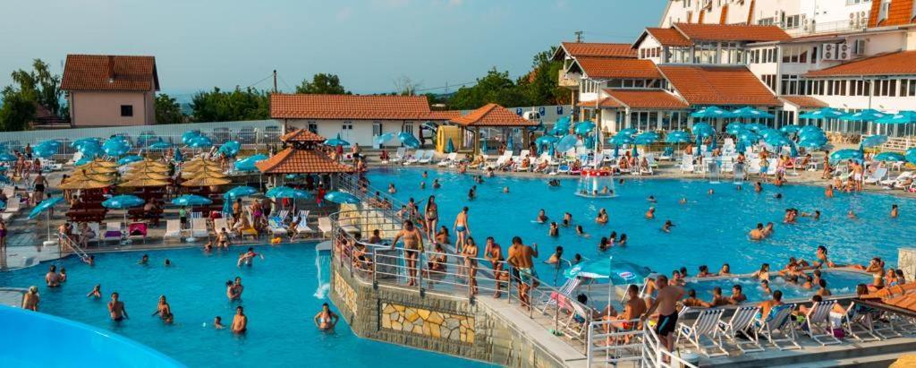 ホテル Odmaraliste Vidik Lazarevac エクステリア 写真